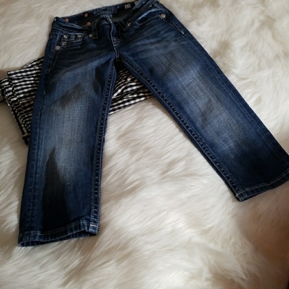 Miss Me Capris - Picture 4 of 4